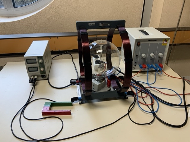 Fadenstrahlrohr 4.jpeg