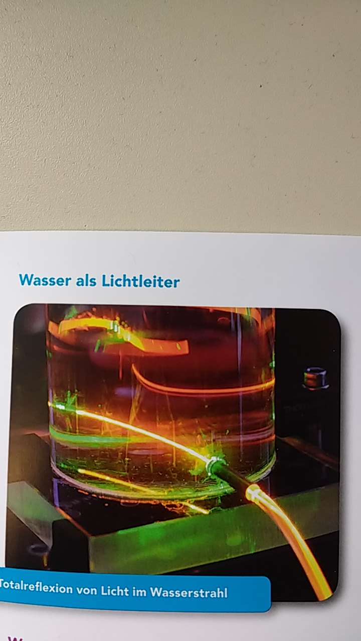 Lichtleiter aus Wasser (1).jpg