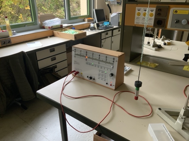 Induktion durch Zusammenziehen einer Leiterschleife 1.jpeg