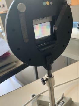 Gitter oder Geradsichtprisma einsetzen